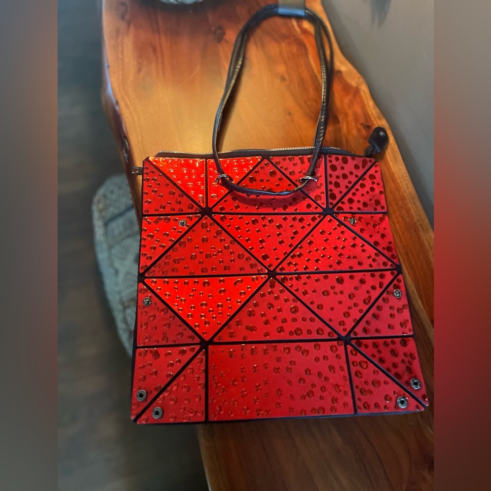 Chic Red “Waterdrop” Geometric Shoulder Bag